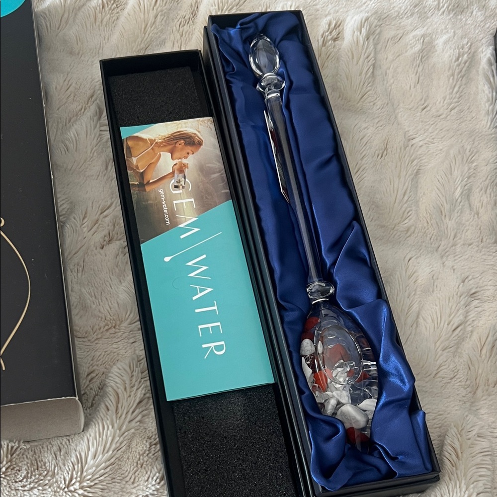 Elegant Glass Water Bottle - Picture 2 of 8